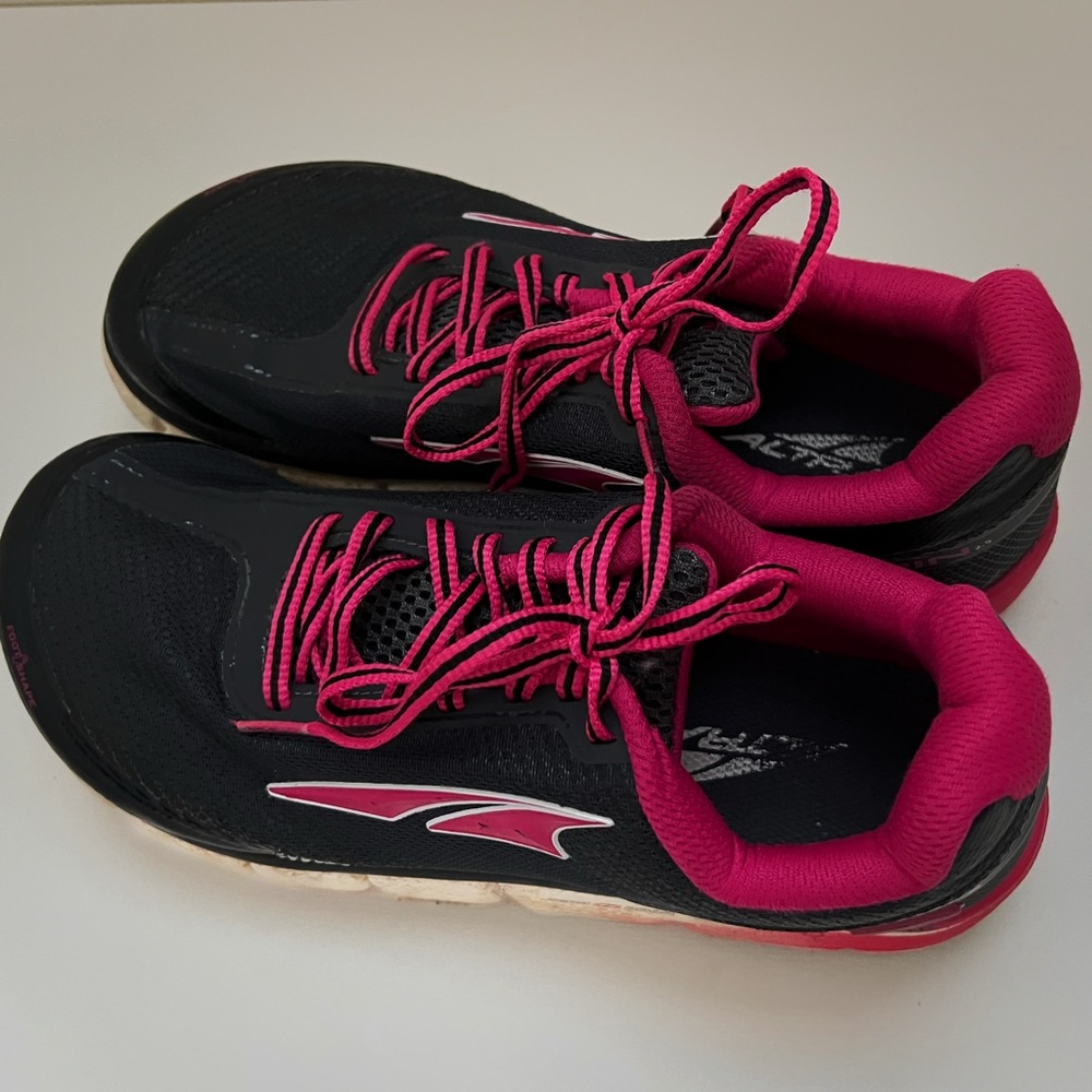 Woman’s black and pink size 8 altra running shoes